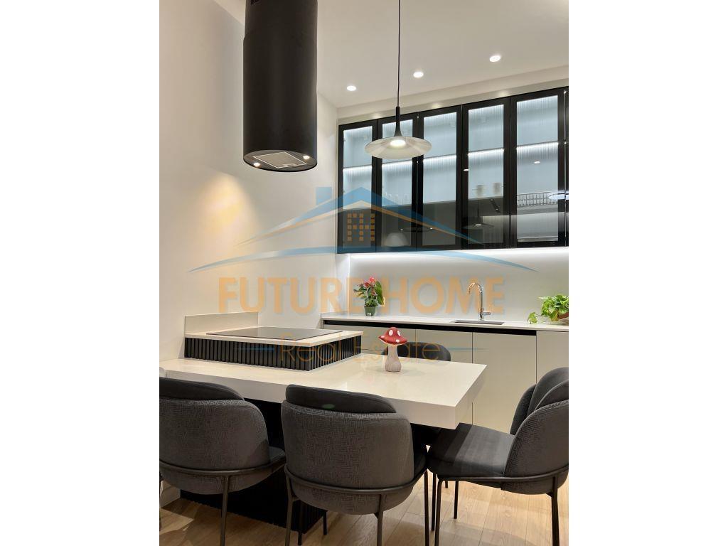 Qera, Apartament 1+1 ,Square 21, Tiranë. 800 €