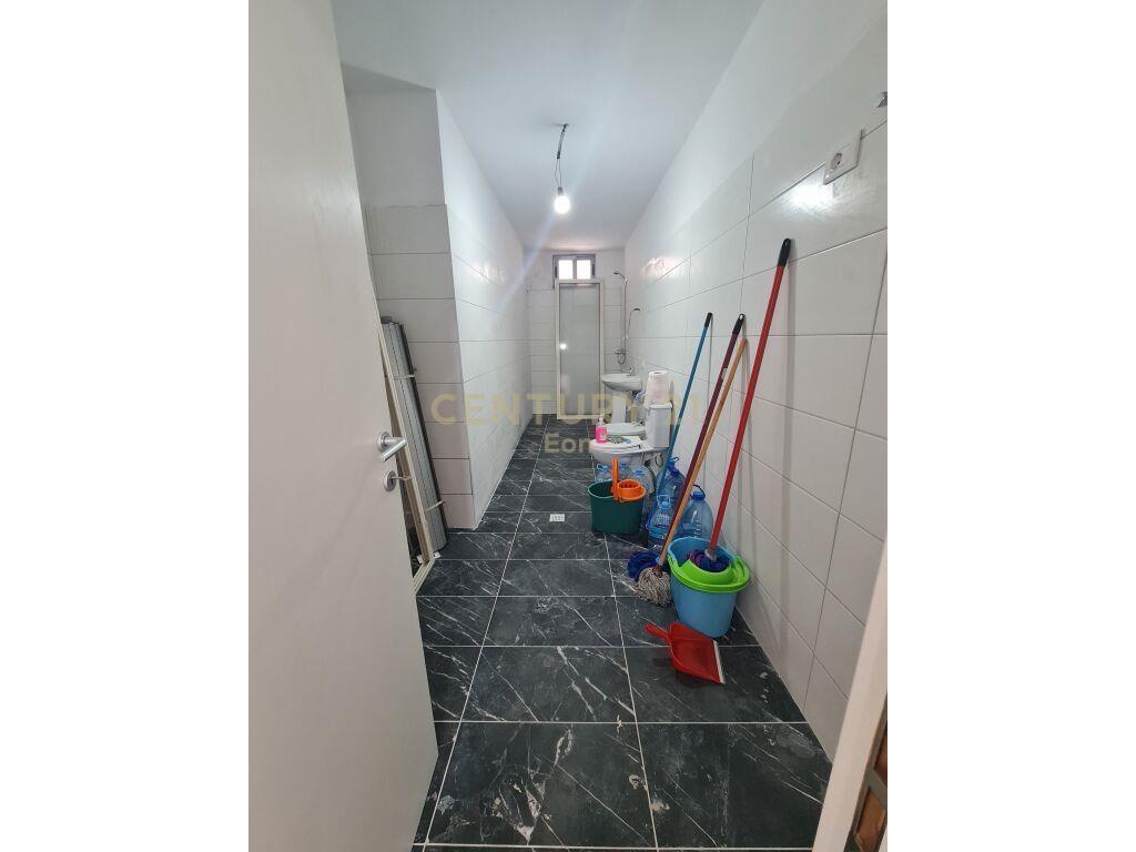 JEPET ME QIRA APARTAMENT 3+1+2 ME VERAND NE DURRES!