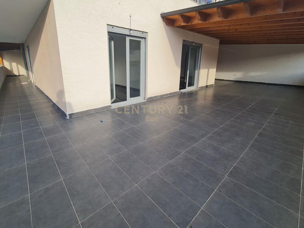 JEPET ME QIRA APARTAMENT 3+1+2 ME VERAND NE DURRES!