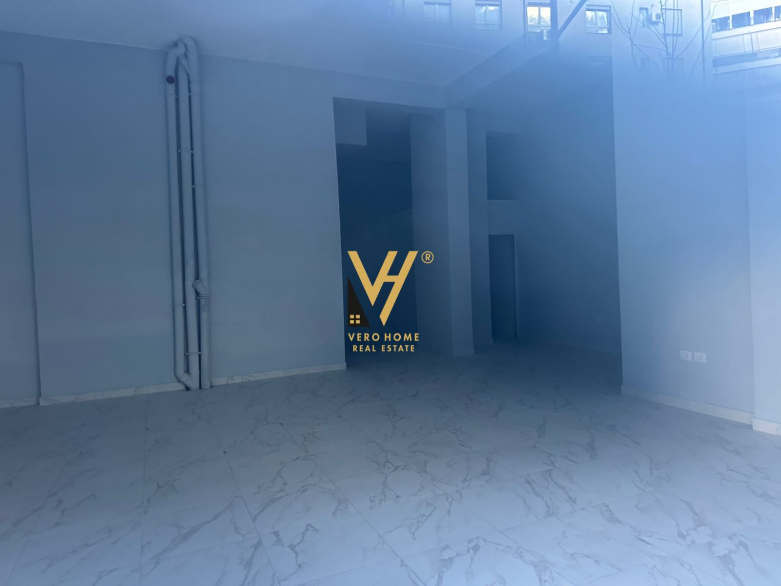 DYQAN 100 M2 ME QERA TEKOMUNA E PARISIT 2500 EURO