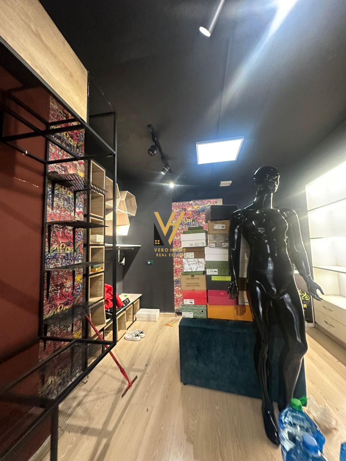 DYQAN 30 M2 TE RR. MYSLYM SHYRI 1.200 EURO