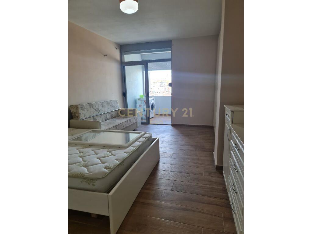 SHITET APARTAMENT 2+1+2 NE DURRES!