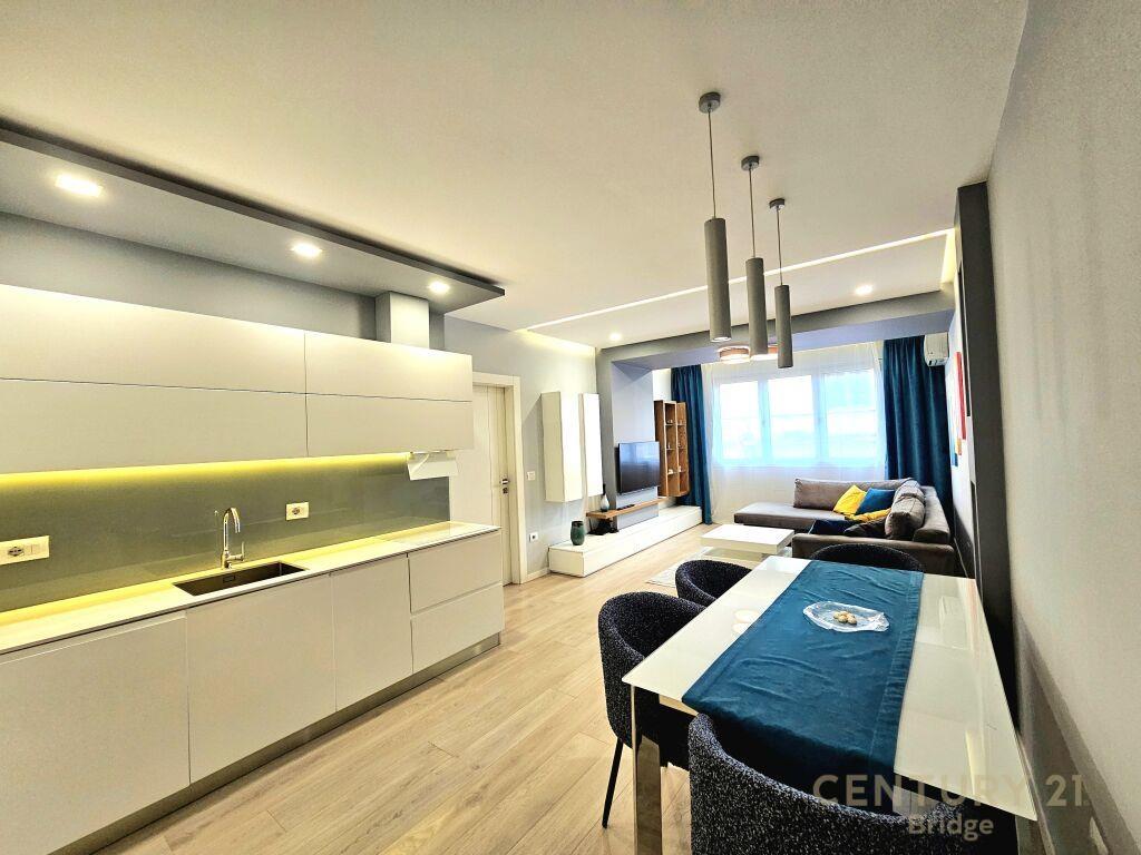 APARTAMENT 1+1 PER QIRA PRANE SHKOLLES SE KUQE