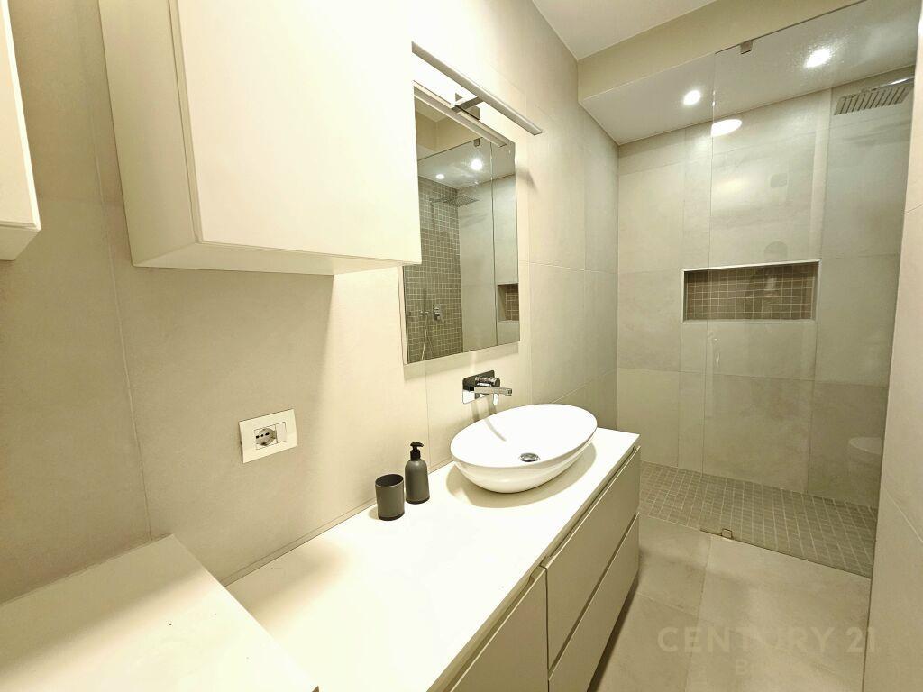 APARTAMENT 1+1 PER QIRA PRANE SHKOLLES SE KUQE