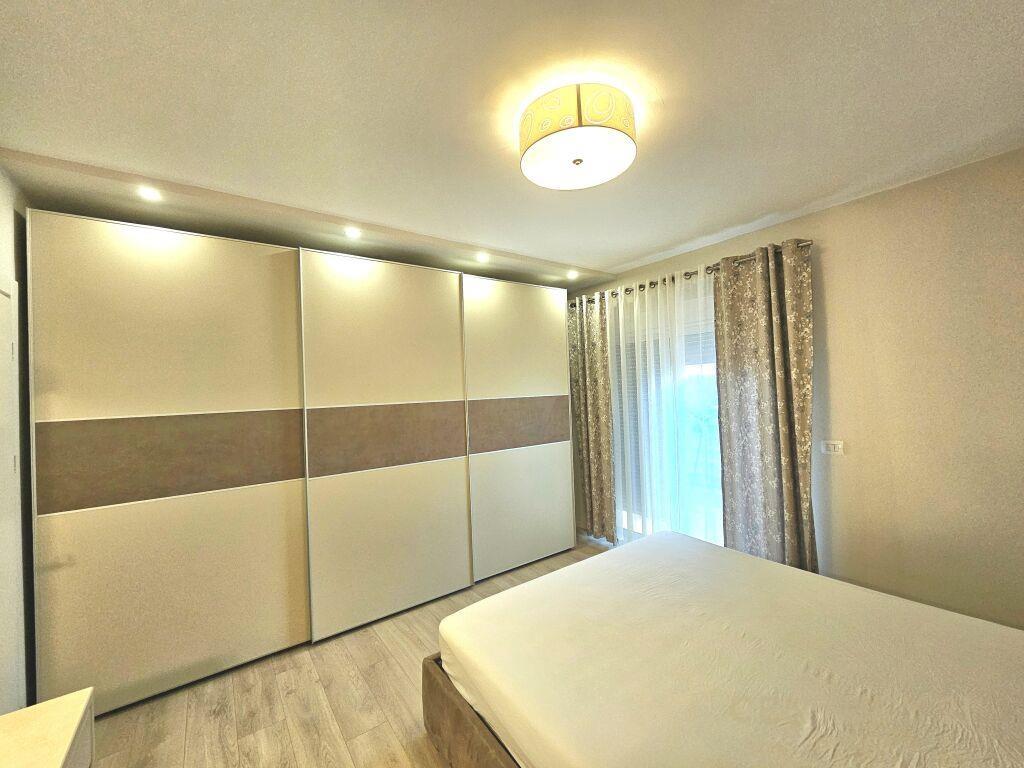 APARTAMENT 1+1 PER QIRA PRANE SHKOLLES SE KUQE