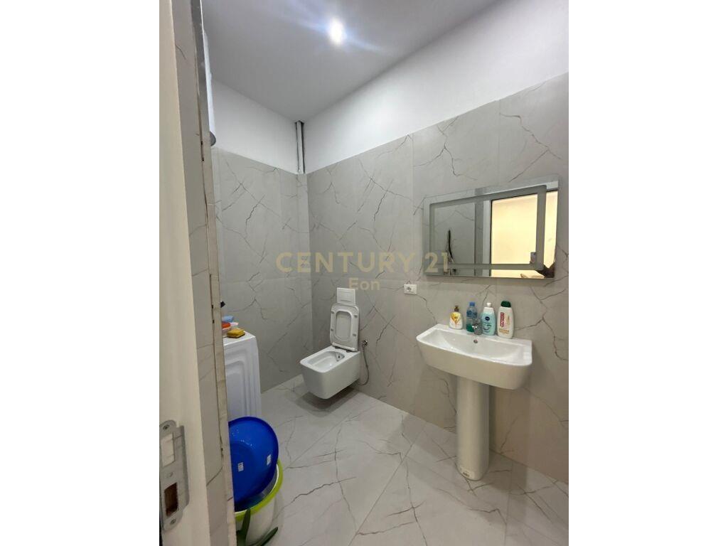 SHITET APARTAMENTI 1+1+VERANDE(45M2) ,NE GOLEM!