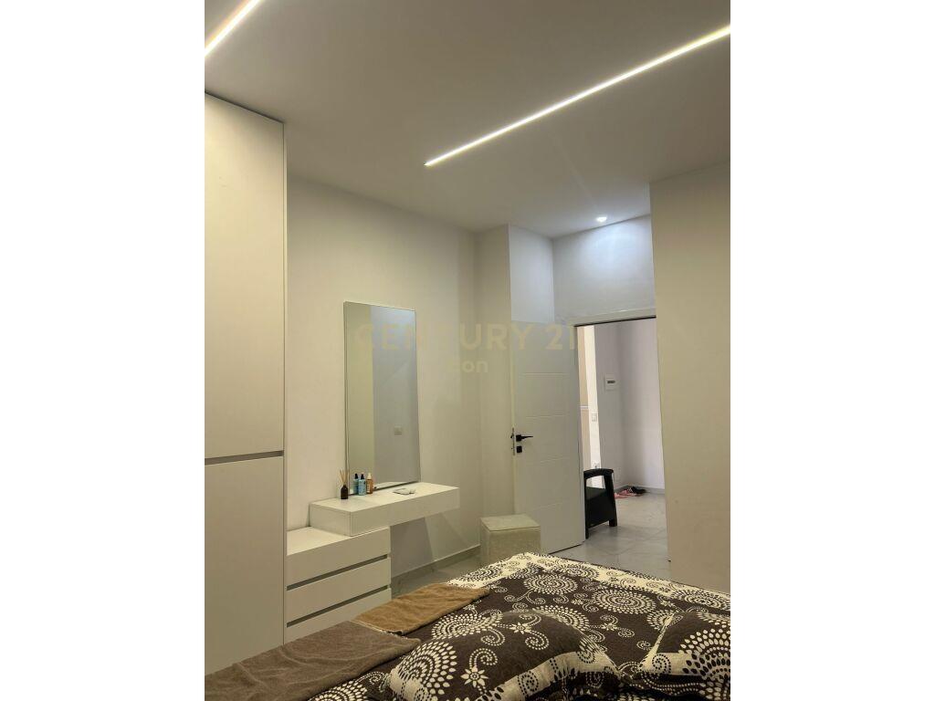 SHITET APARTAMENTI 1+1+VERANDE(45M2) ,NE GOLEM!