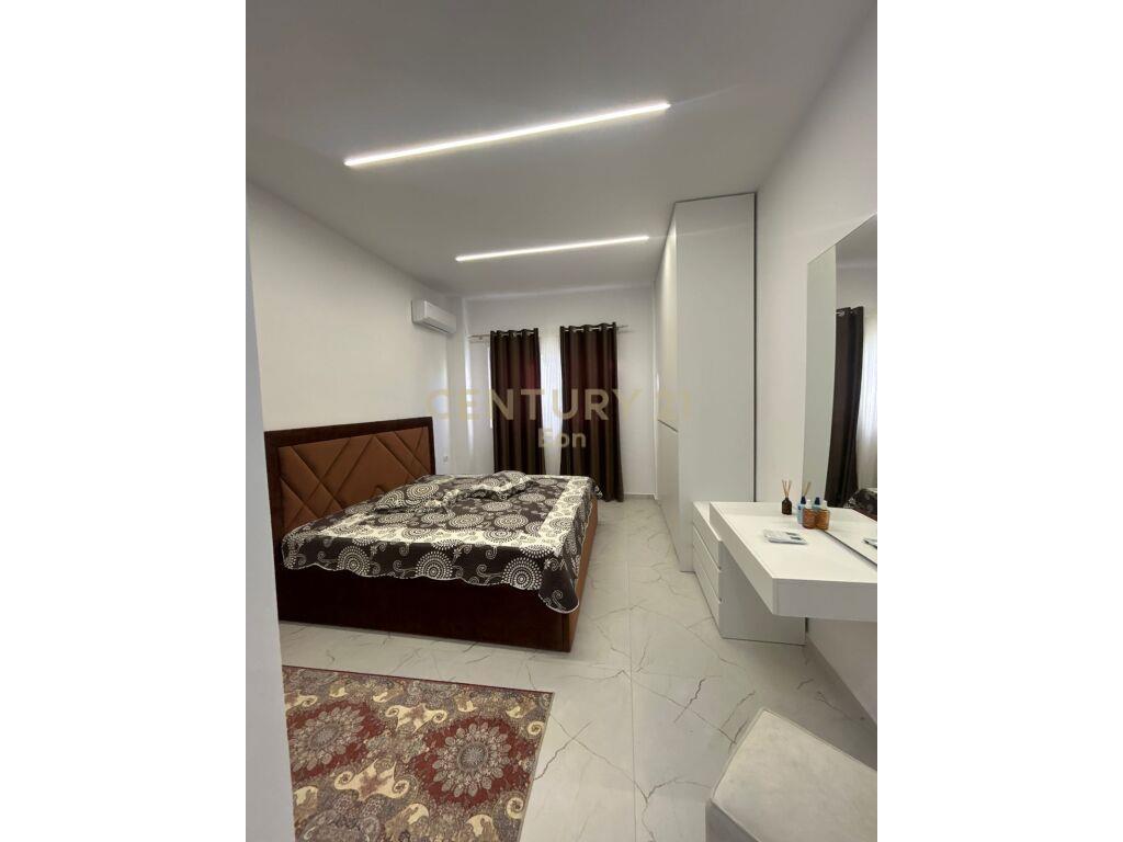 SHITET APARTAMENTI 1+1+VERANDE(45M2) ,NE GOLEM!