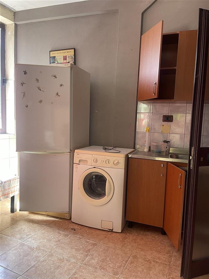 JEPET VETEM PER 1 PERSON QE PUNON TURNI 3