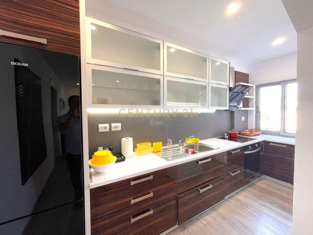 SHESIM SUPER APARTAMENT 2+1+2 ME PAMJE DETI NE CURRILA!