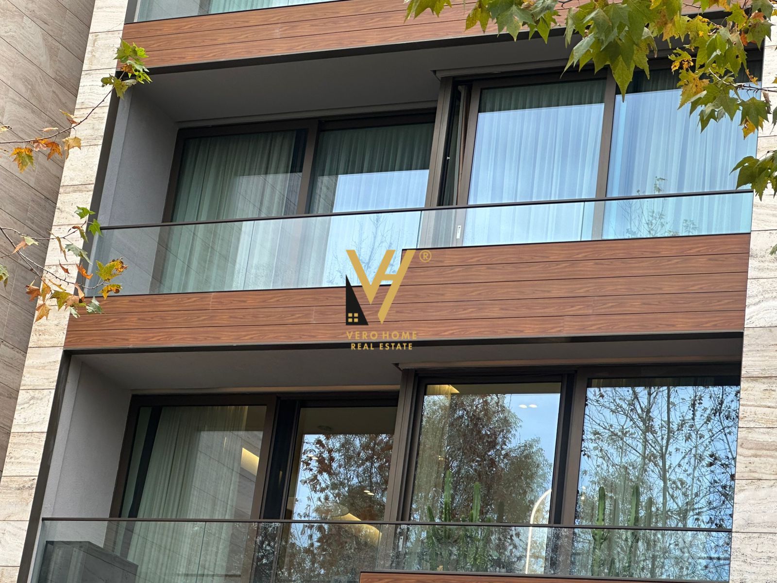 NJESI SHERBIMI 95M2 TE LIQENI I THATE 166.000 EURO