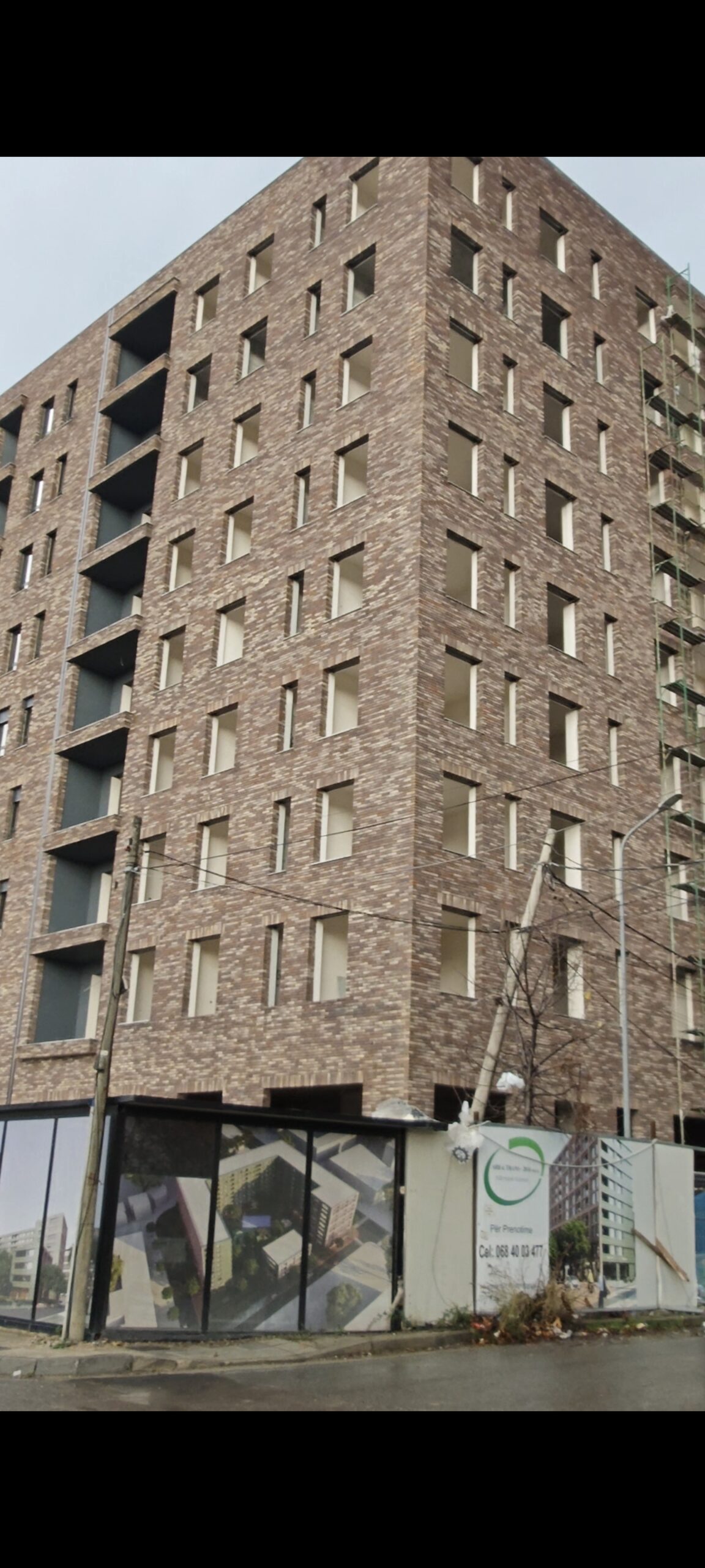 Shitet Apartament 2 +1+2 Çmim Okazion 📍5 Maji