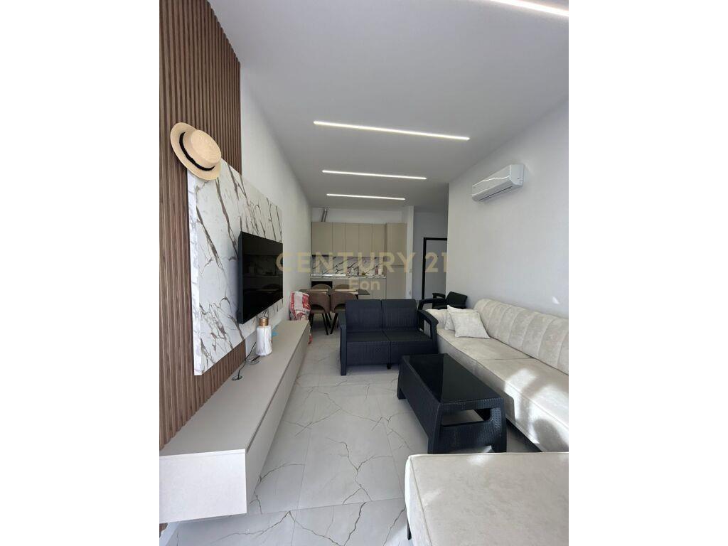 SHITET APARTAMENTI 1+1+VERANDE(45M2) ,NE GOLEM!