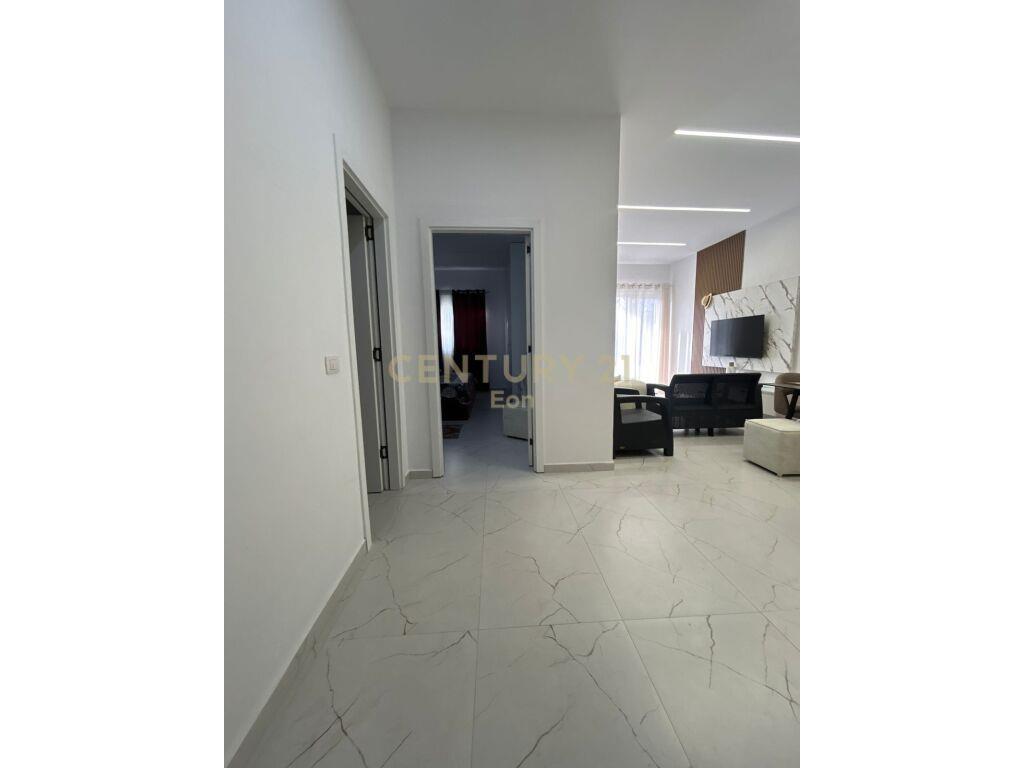 SHITET APARTAMENTI 1+1+VERANDE(45M2) ,NE GOLEM!