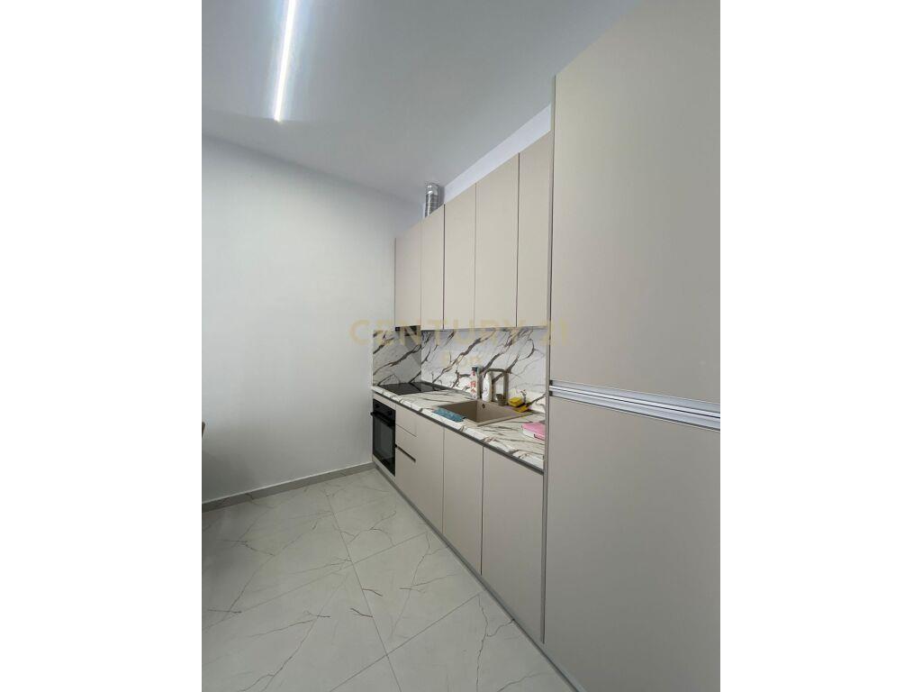 SHITET APARTAMENTI 1+1+VERANDE(45M2) ,NE GOLEM!