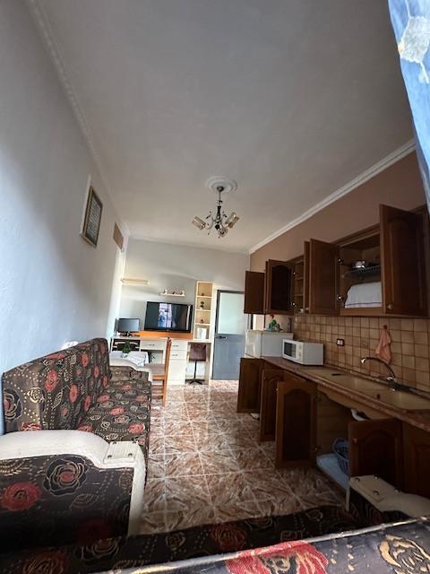 Jepet Shtepi Me Qera Lagjia 8