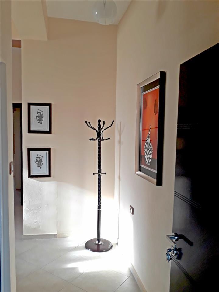 POGRADEC!!! leshohet me qera.