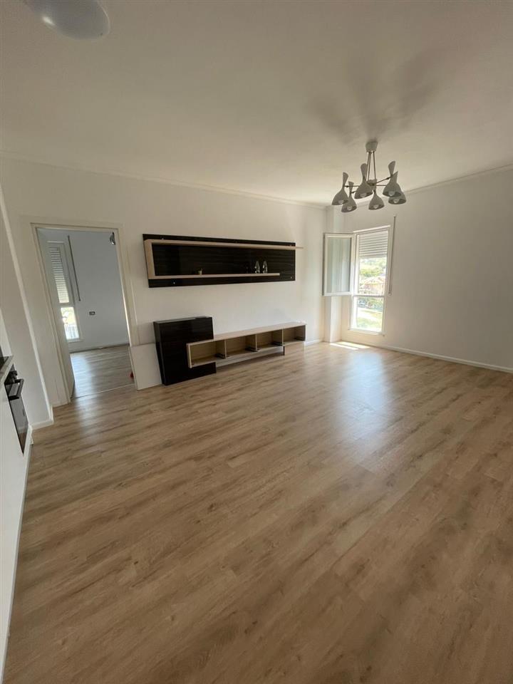 Jepet me qera 500 euro 2+1