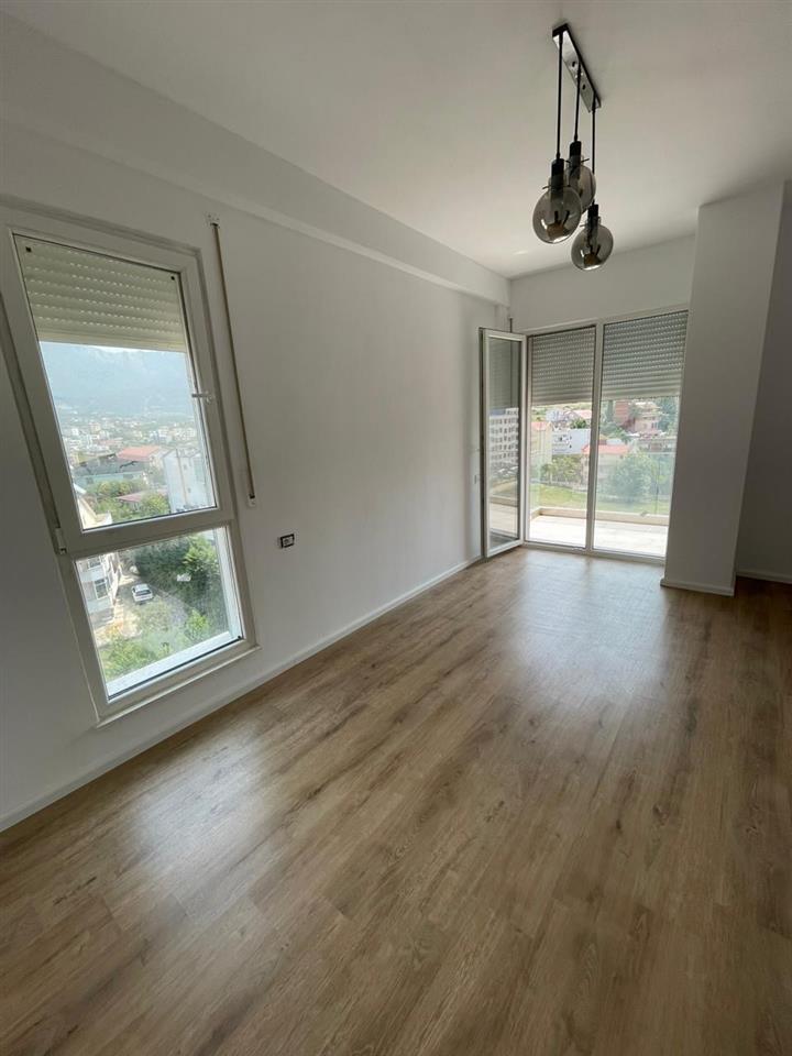 Jepet me qera 500 euro 2+1