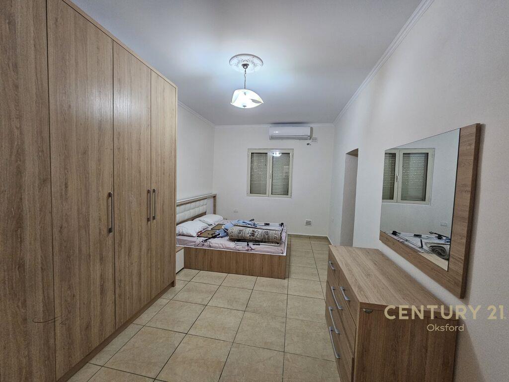 JEPET ME QERA SHTEPI PRIVATE 2+1+PP VASIL SHANTO OKS105096