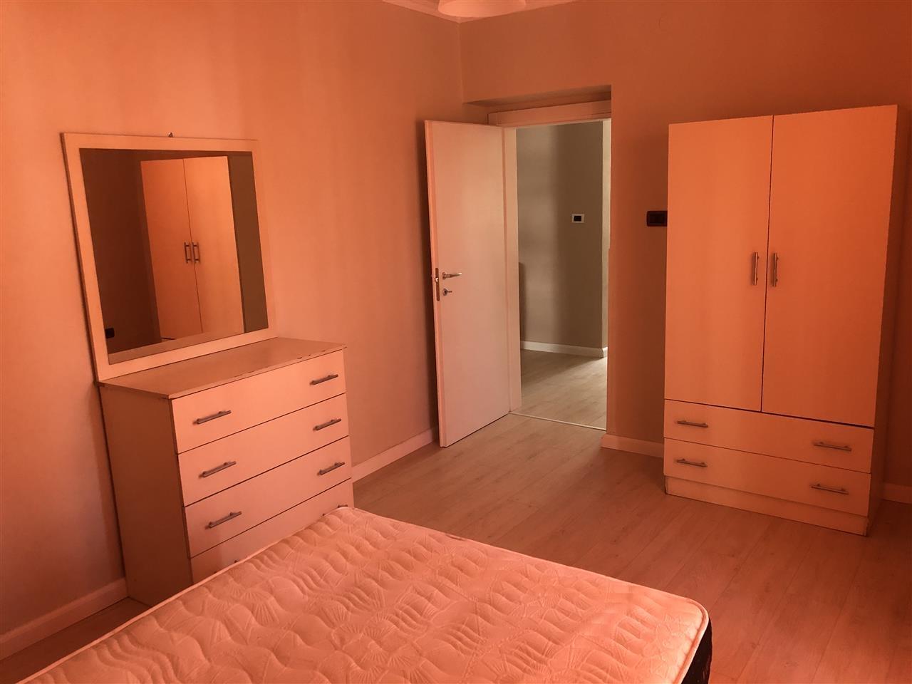 Jepet me qera apartament 2+1ne qender te Tiranes