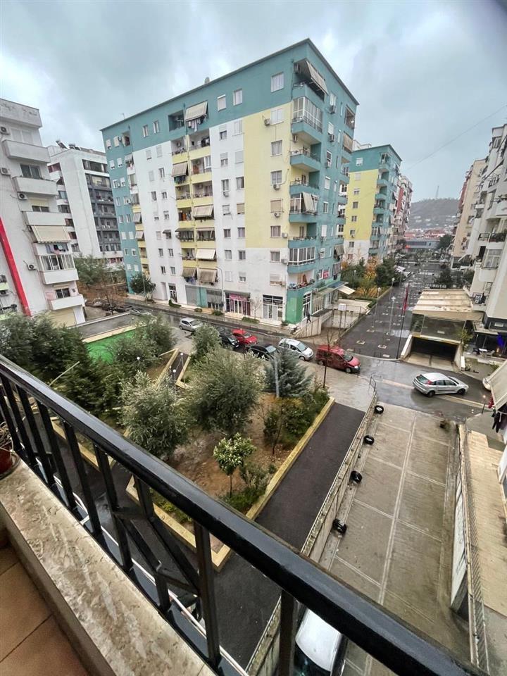 Apartment 2+1 Yzberisht pas spitalit AMERIKAN 300€
