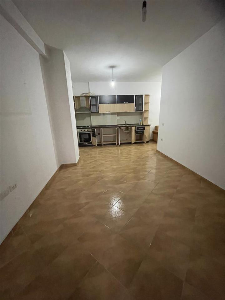 Apartment 2+1 Yzberisht pas spitalit AMERIKAN 300€