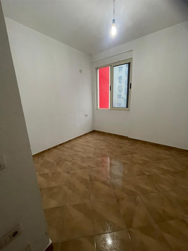 Apartment 2+1 Yzberisht pas spitalit AMERIKAN 300€