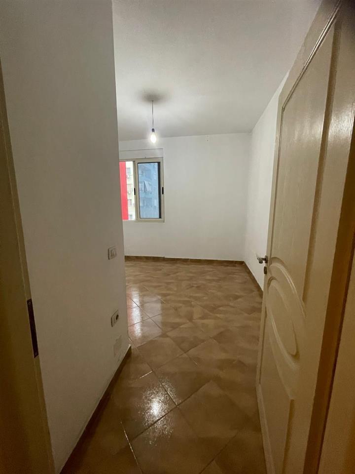 Apartment 2+1 Yzberisht pas spitalit AMERIKAN 300€