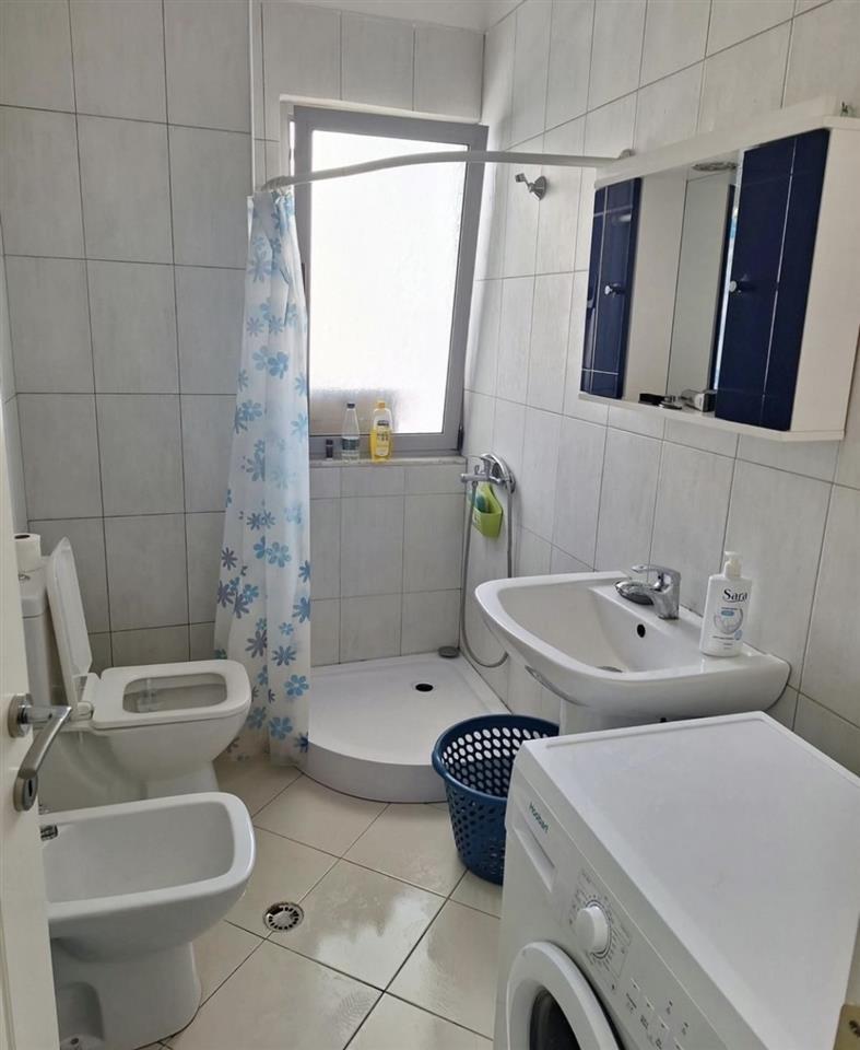 Jepet me qera 1+1 tek Fresku