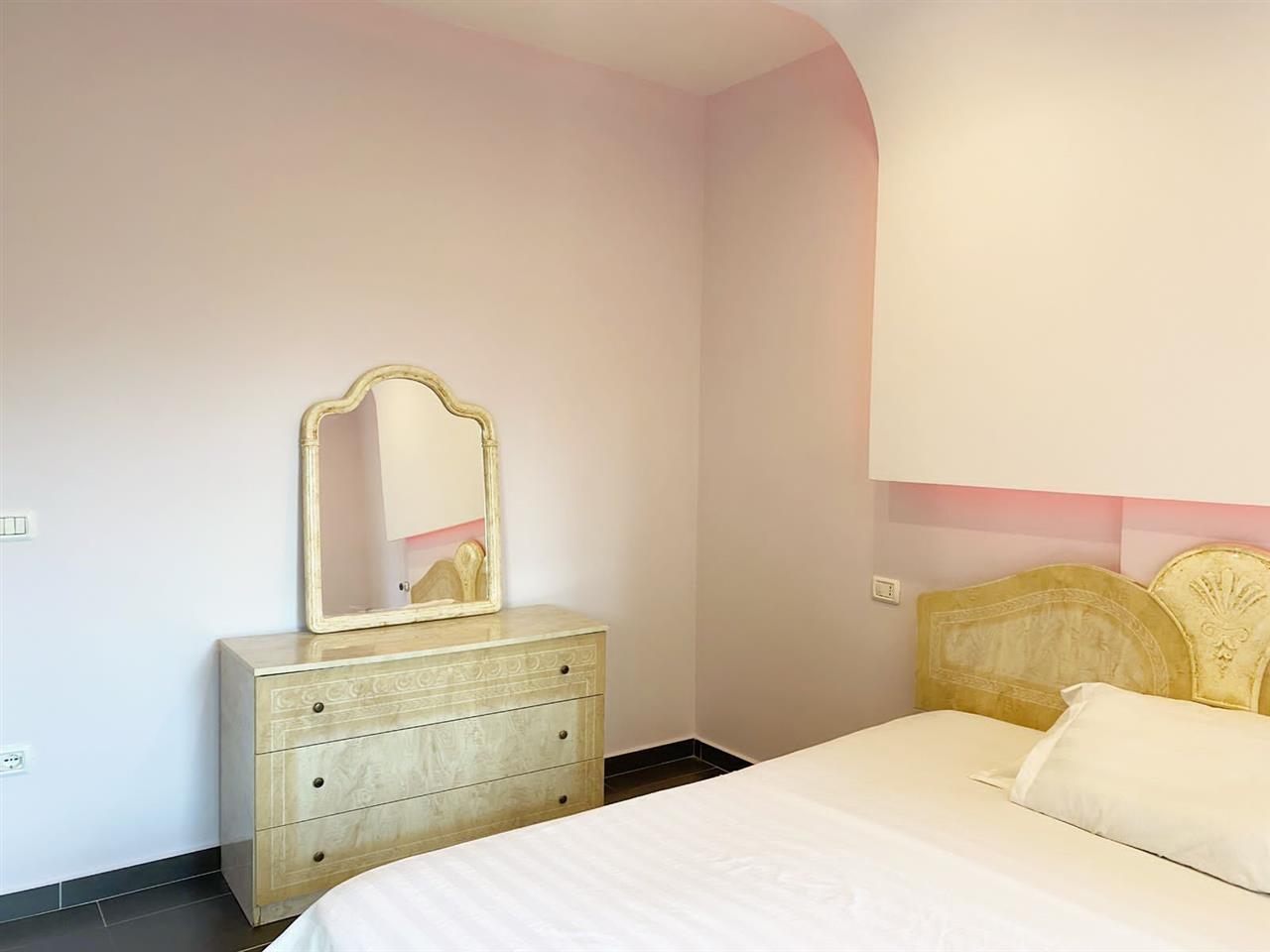 Shitet apartament 1+1 ne Lungomare!