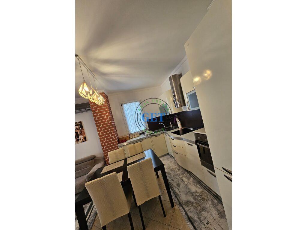 Shitet, Apartament 2+1+2 + Garazh, Lagjia nr.6,Durres