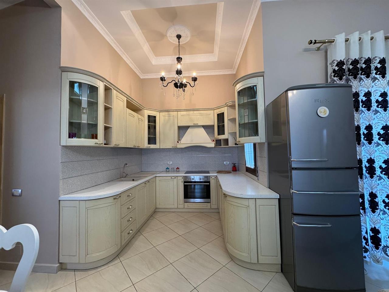 Qera, Apartament 2+1+Post parkimi, Kopshti Botanik, Tiranë