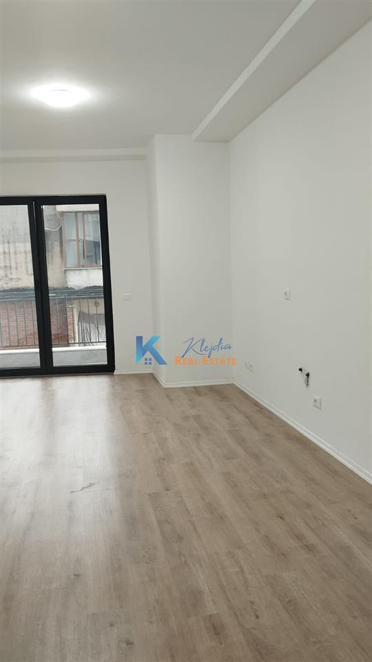 Ambient zyrash per qira te Pazari i Ri