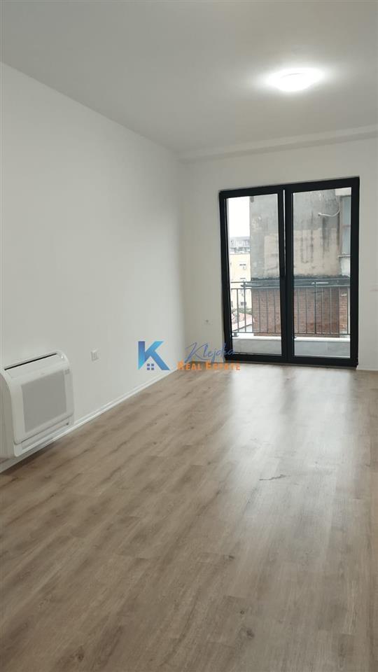 Ambient zyrash per qira te Pazari i Ri