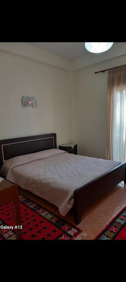 per Qera [2+1+2ballkone], perball Tirana Bank Vlore