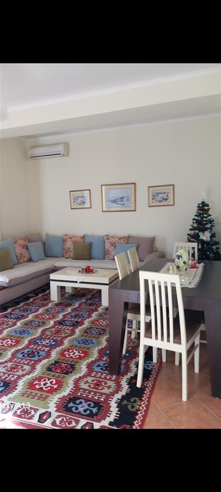 per Qera [2+1+2ballkone], perball Tirana Bank Vlore