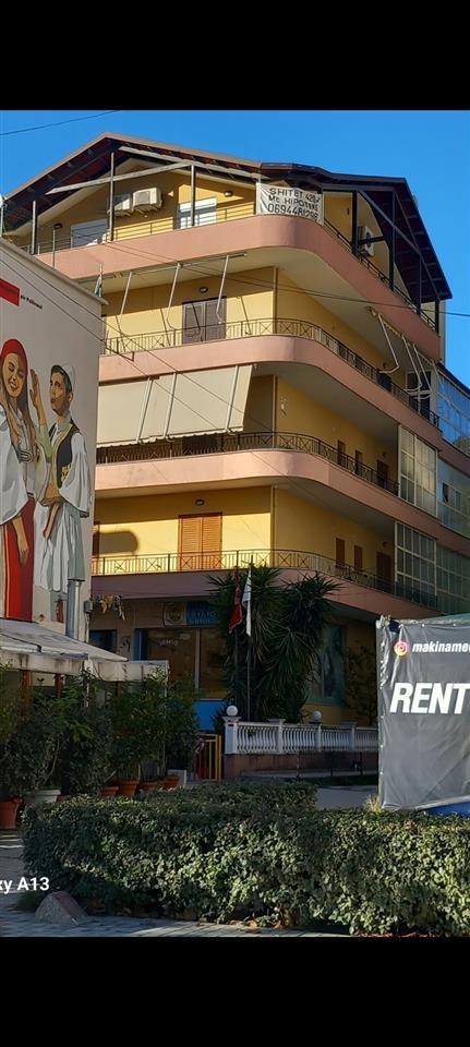 per Qera [2+1+2ballkone], perball Tirana Bank Vlore