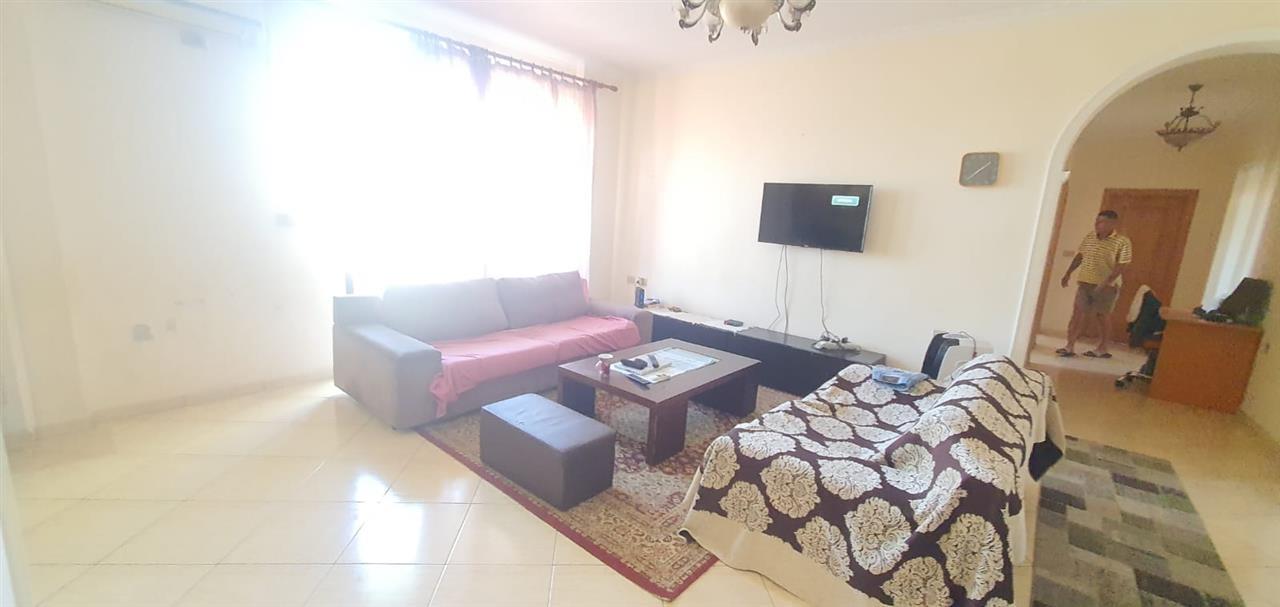 SHITET APARTAMENT 2+1+2 PRANE KRYQEZIMIT RINIA