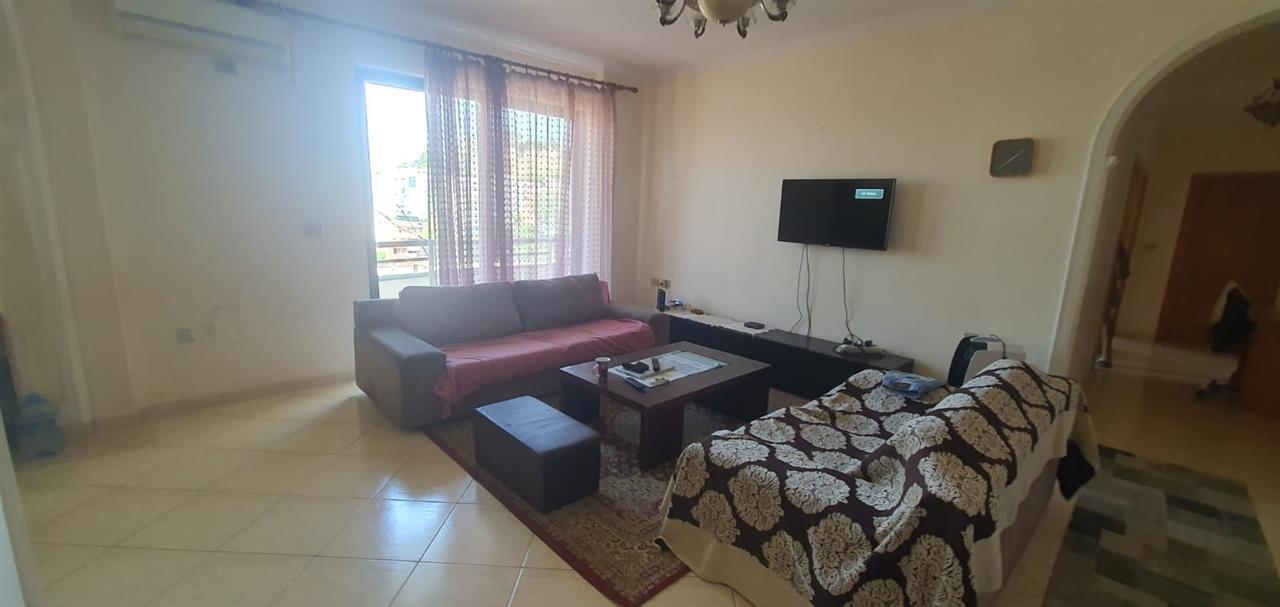 SHITET APARTAMENT 2+1+2 PRANE KRYQEZIMIT RINIA