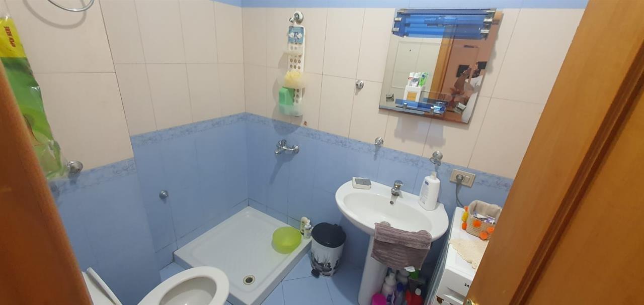 SHITET APARTAMENT 2+1+2 PRANE KRYQEZIMIT RINIA