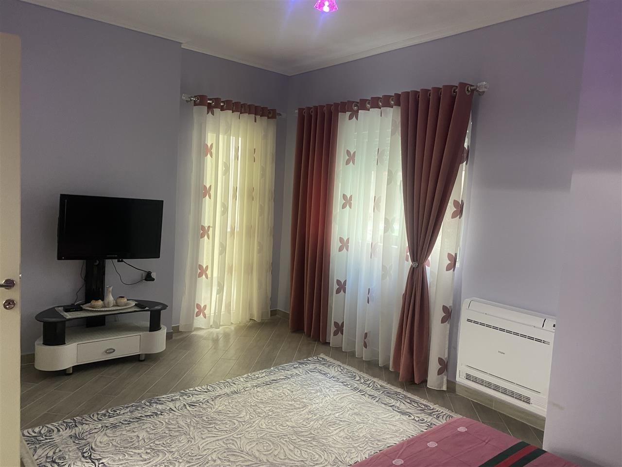 Elton’s Home Pogradec