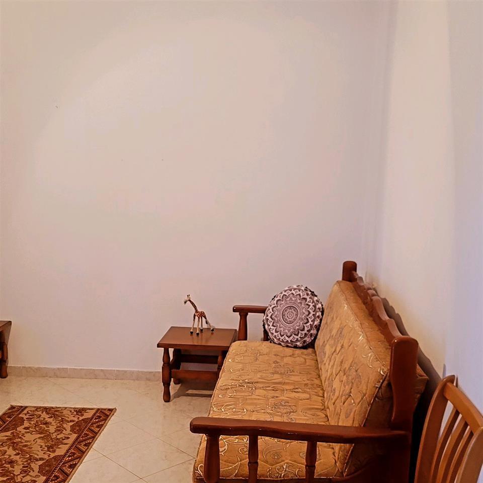 Apartament 2+1 me verand prane Qemal Micit