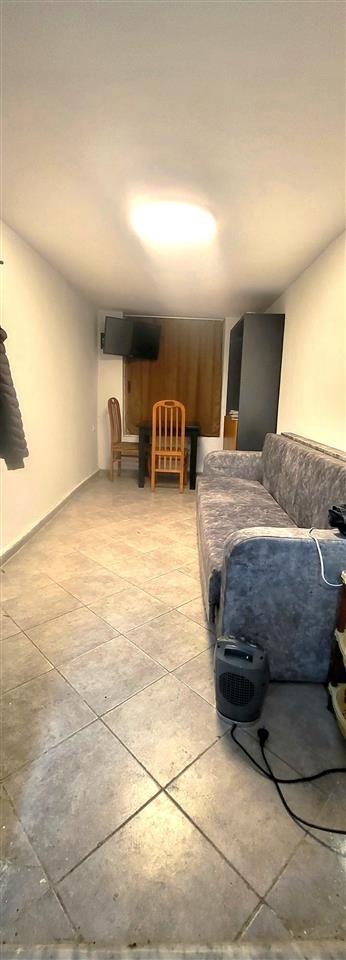 Jepet me qera shtepi QSUTshkolla Bajram Curri dhe e Bashkuar