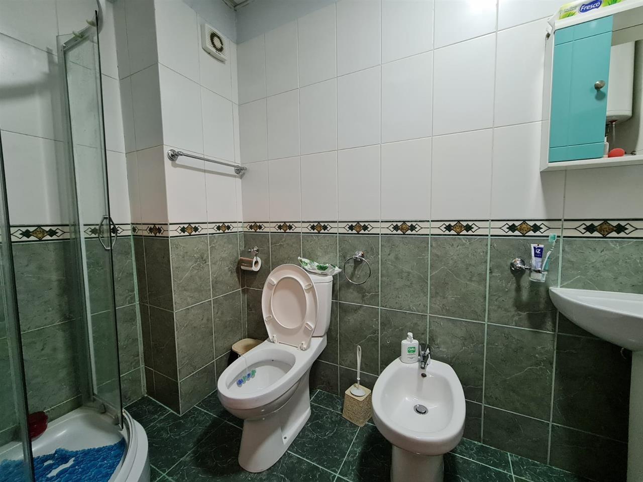 Jap me qera apartament 2+1+2 BLK+ 2WC Kati 1 banim, (Yzb)
