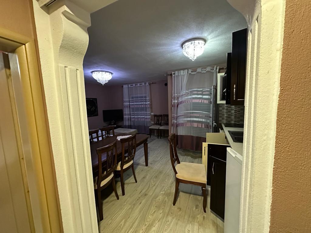 Jepet me qera kati i 2 i nje vile