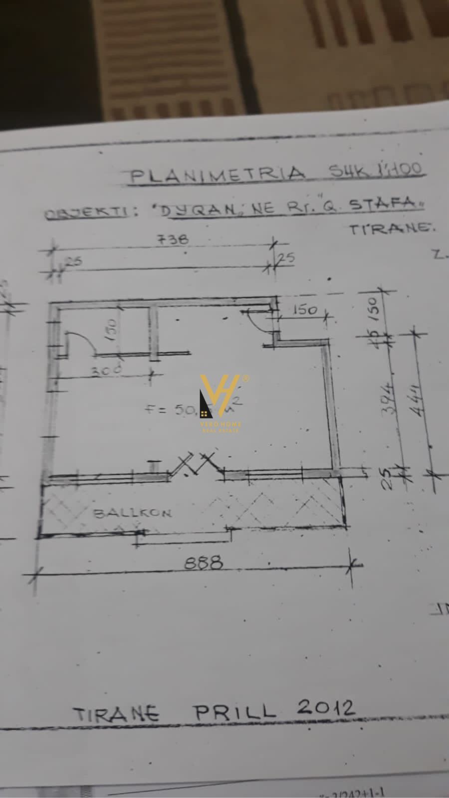 DYQAN 50 M2 TE RRUGA XHANFIZE KEKO 120.000 EURO