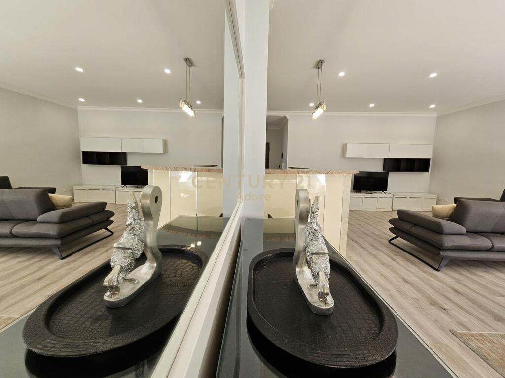 Qira Apartment 2+1+2 Kopshti Botanik Zoologjik € 850