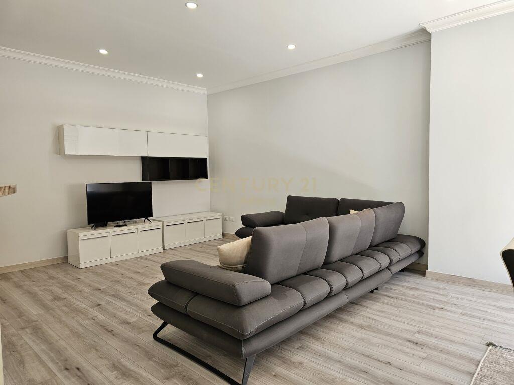 Qira Apartment 2+1+2 Kopshti Botanik Zoologjik € 850