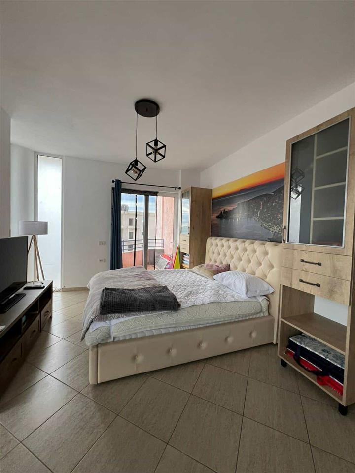 Shitet Apartment 2+1 Saranda